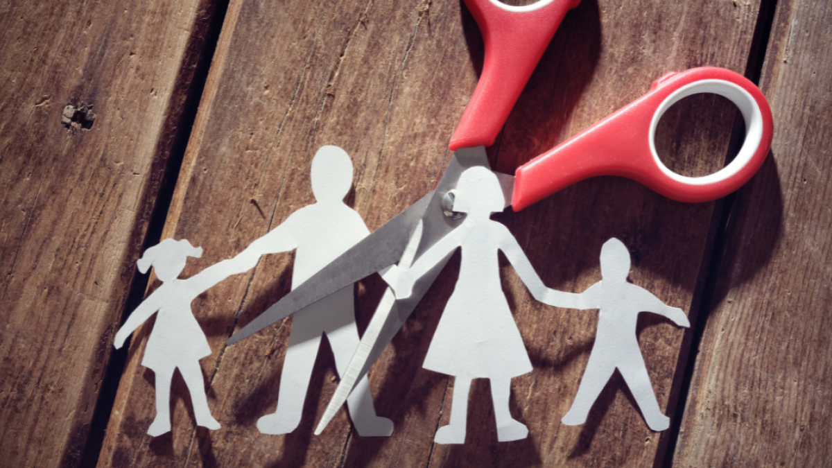10 tips on managing your parents’ difficult divorce